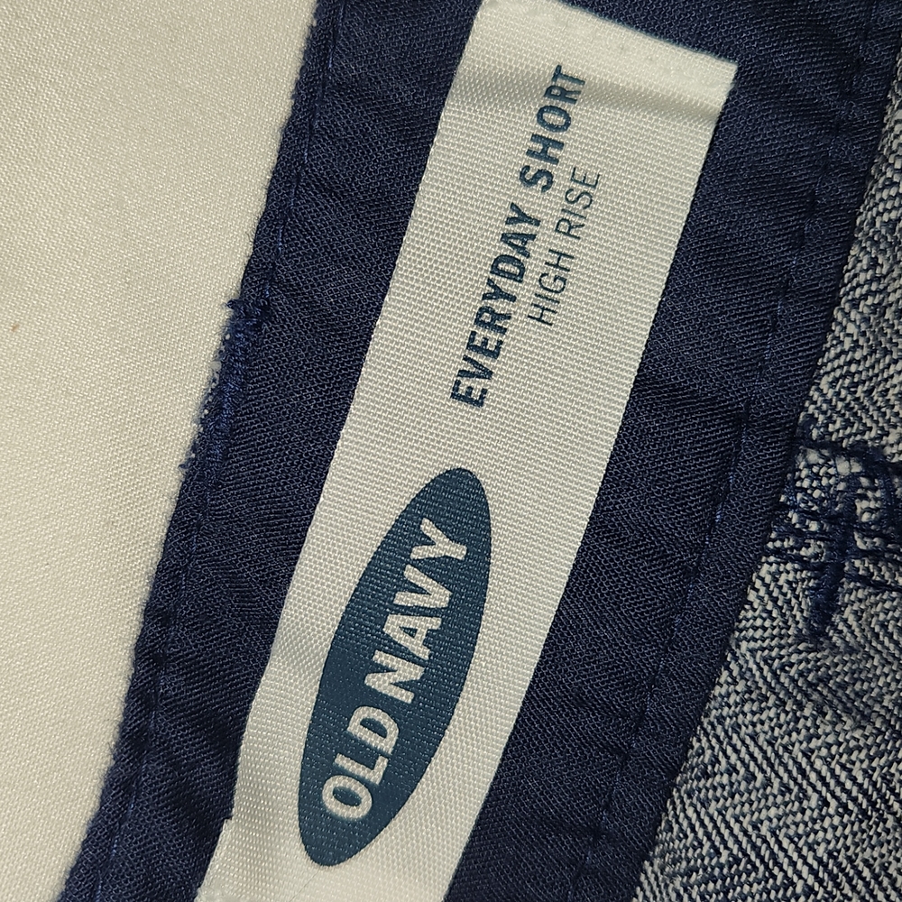 Old Navy High Rise Shorts - Picture 4 of 4